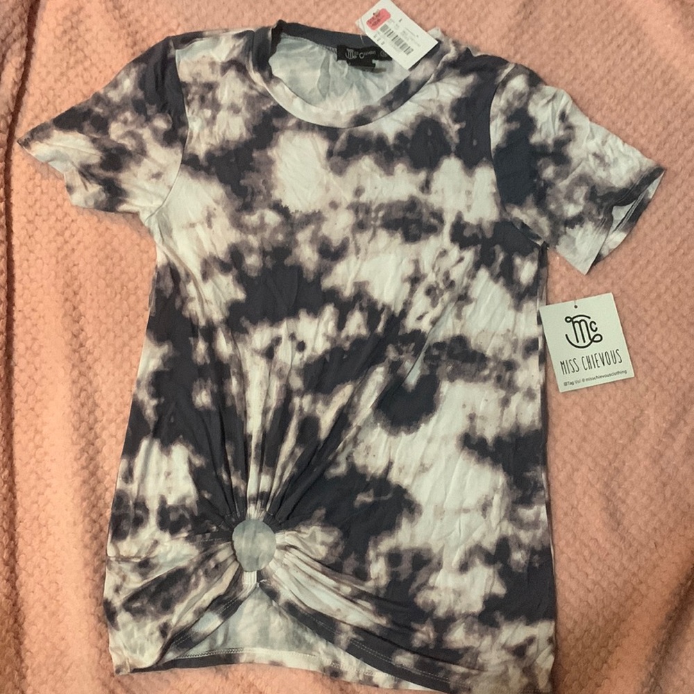 tee-shirt